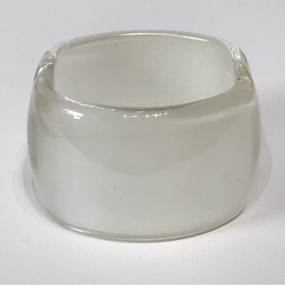 Vintage Pearl Thermoset Lucite Chunky Statement Clamper Bangle Bracelet Abstract - Picture 5 of 11